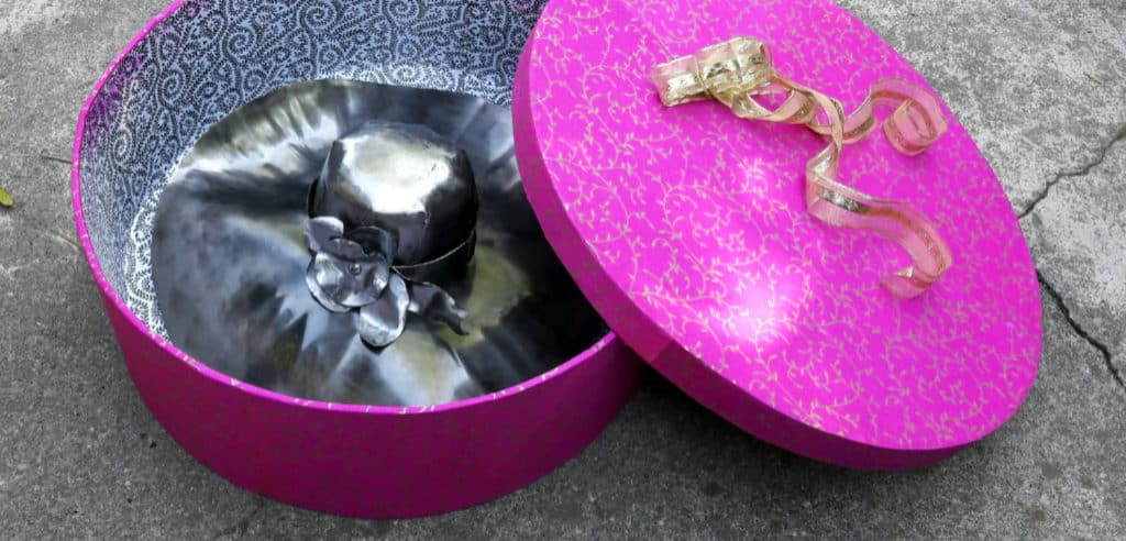 Sculpture Valais 3e Âge de Fer Chapeau 1 Chapeau difficile à porter