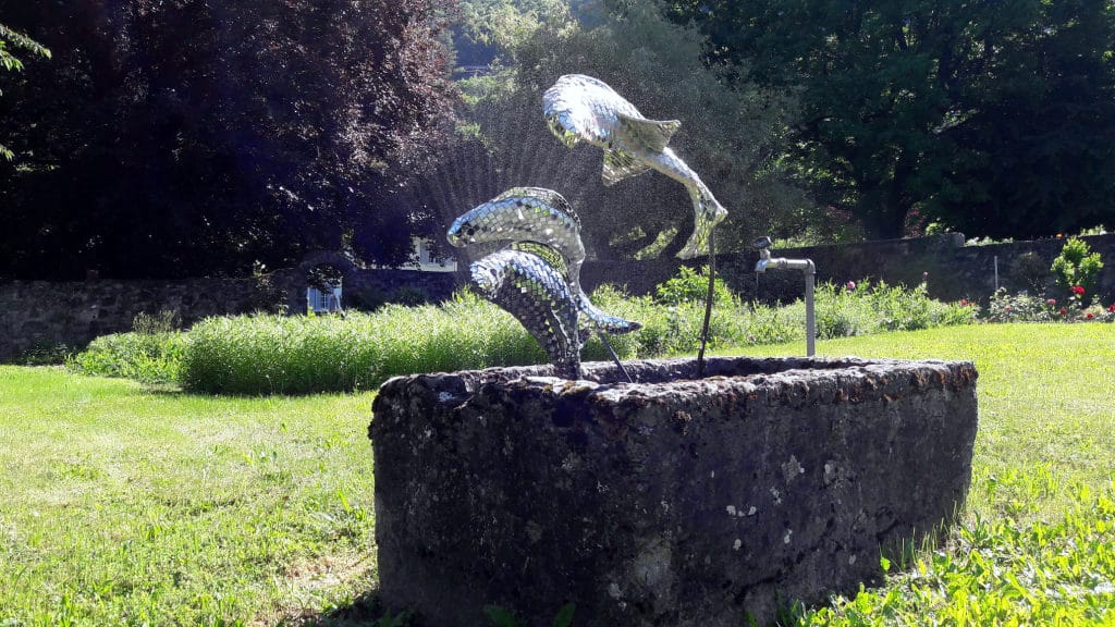 Sculpture Valais 3e Âge de Fer Poissons à la une Poissons en route vers la liberté?