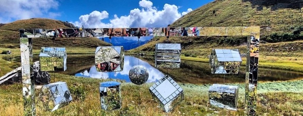 Géométries réflectives Expo Ailyos 2022 Lac d’Aï
