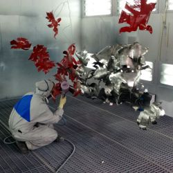 Sculpture Valais - 3e Âge de Fer - Catégorie : Fer - Titre : Feuilles de vigne - Mise en place de la peinture