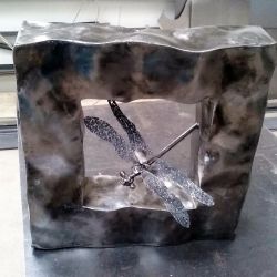 Sculpture Valais - 3e Âge de Fer - Catégorie : Fer - Titre : Libellule - Vue de Face