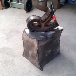 Sculpture Valais - 3e Âge de Fer - Catégorie : Fer - Titre : Rêver - En pleine réalisation des lettres R et E